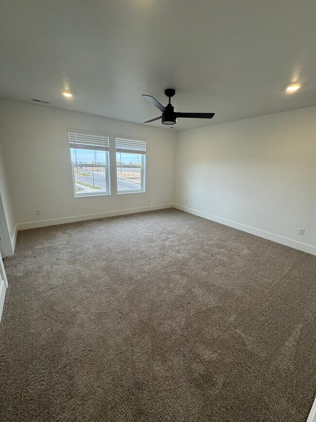 Building Photo - 6893 N Isaiah Ave