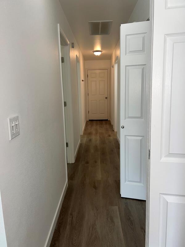 Building Photo - 210 Noble St