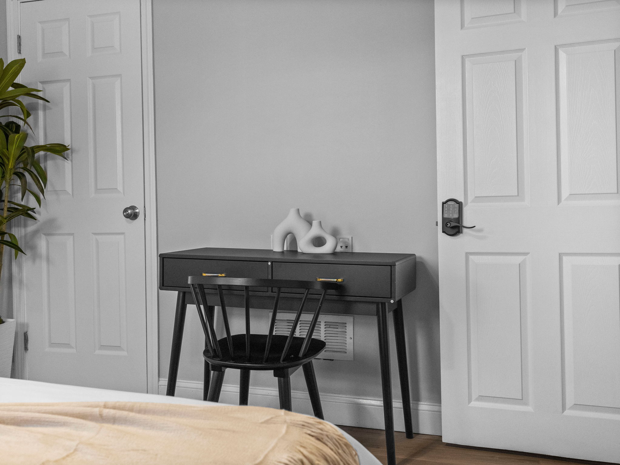 Building Photo - 168 School St