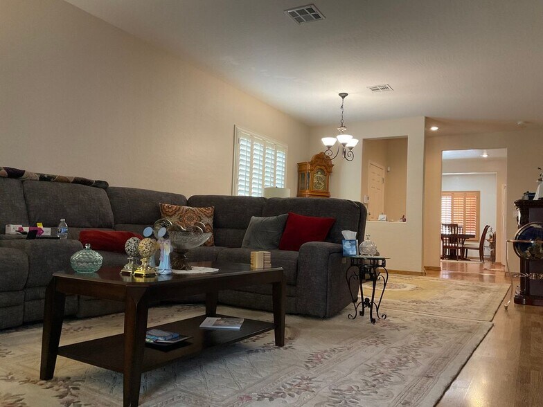 Building Photo - 7937 North Tern