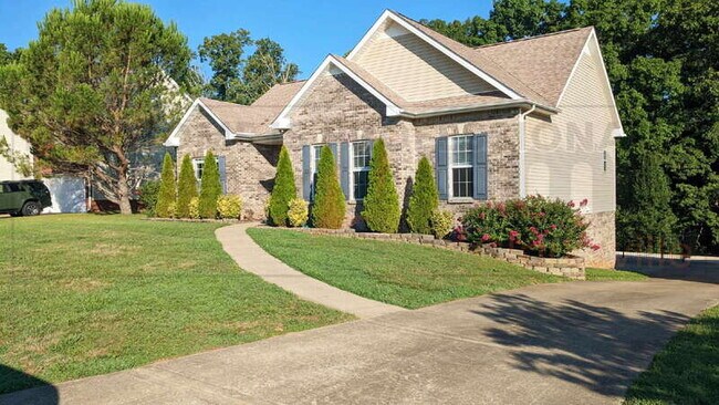 Building Photo - 3317 Sunny Slope Dr