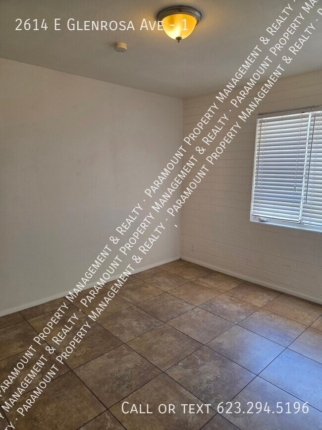 Building Photo - 2614 E Glenrosa Ave