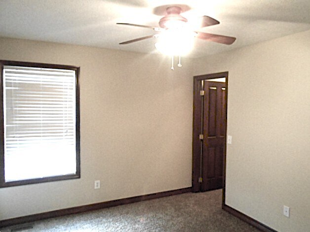 Building Photo - 231 Oakford St