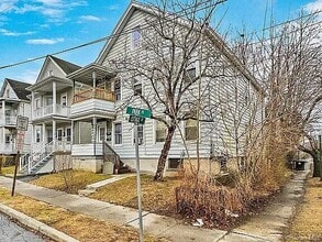 Building Photo - 16 Park Pl