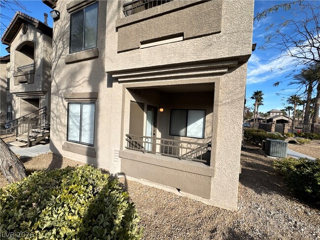 Building Photo - 8250 N Grand Canyon Dr