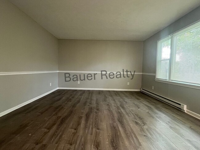 Building Photo - Three Bedroom, Plymouth Local Schools