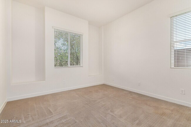 Building Photo - 9320 S 55th Pl