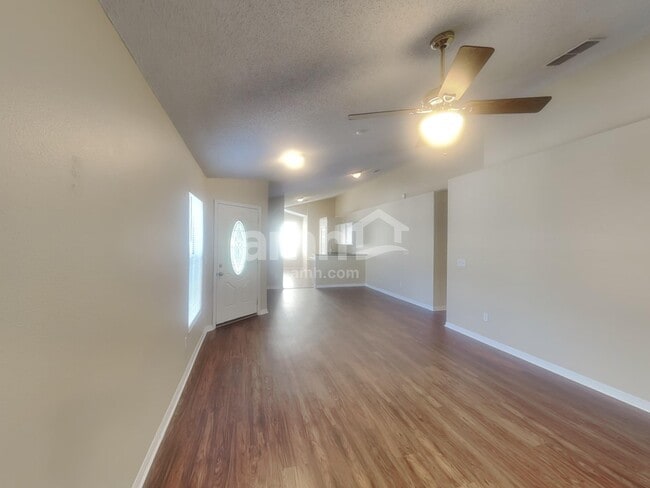 Building Photo - 333 Bay St