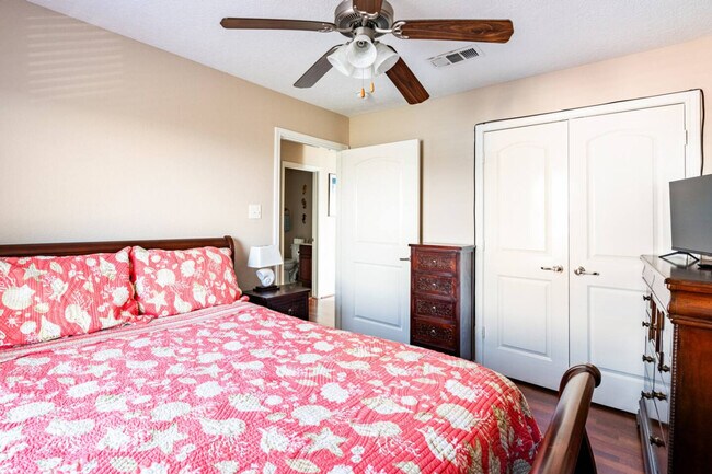 Building Photo - 820 Sandollar-SI ID1351282P