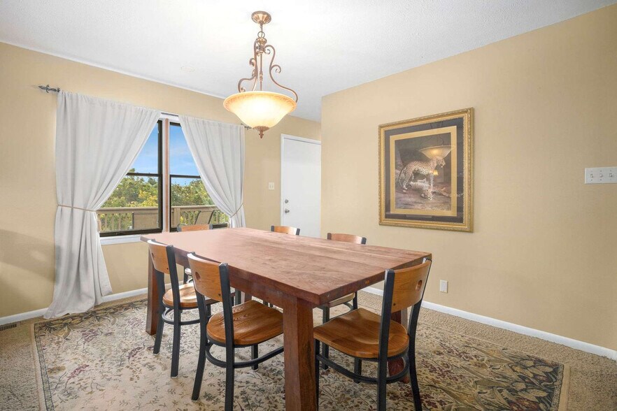 Building Photo - 560 Co Rd 102