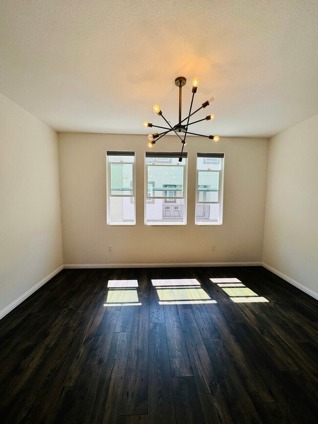 Building Photo - 1462 Cherry Cir