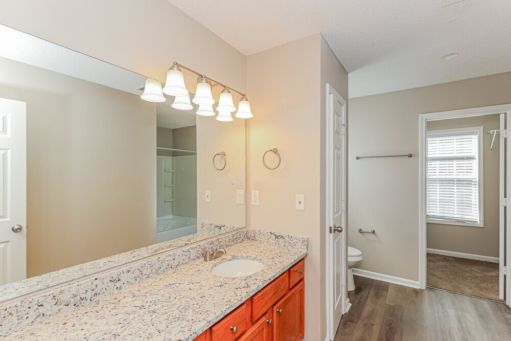 Building Photo - 255 Bainbridge Cir