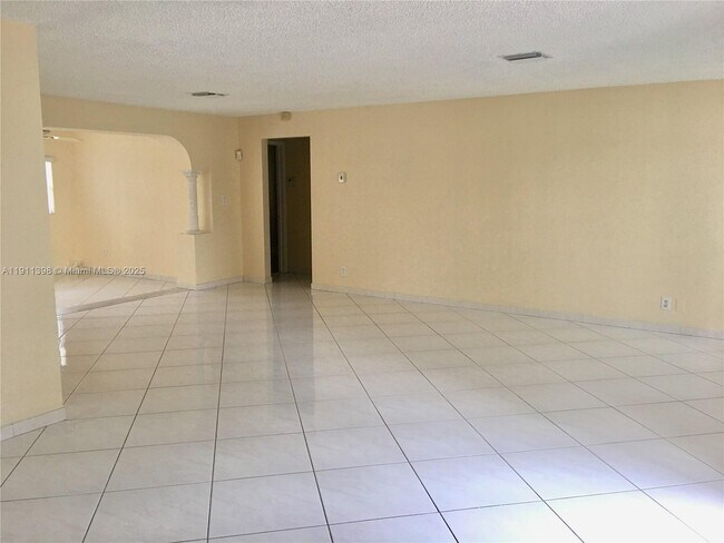 Building Photo - 5706 NE 17th Terrace