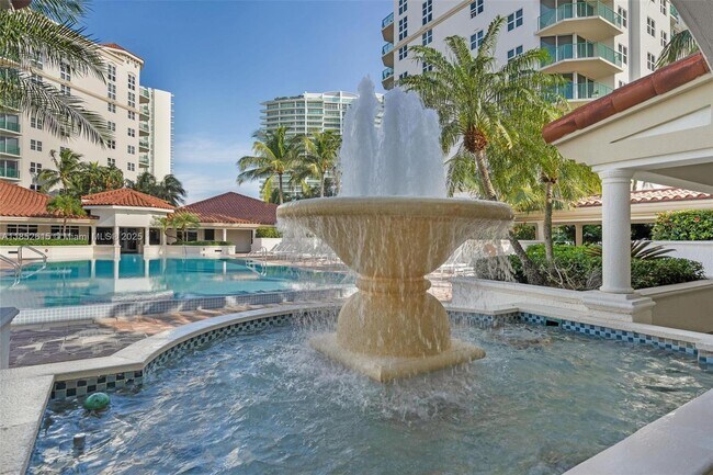 Building Photo - 20000 E Country Club Dr