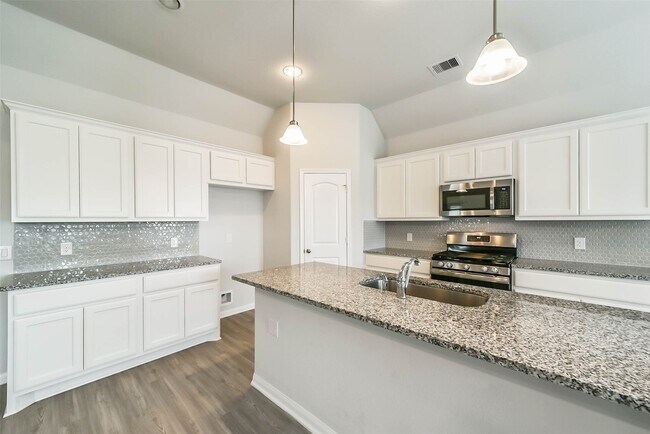 Building Photo - 13030 Laura Lake Dr