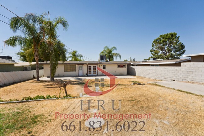 Building Photo - NE-Bakersfield 3 bedrooms 1 baths