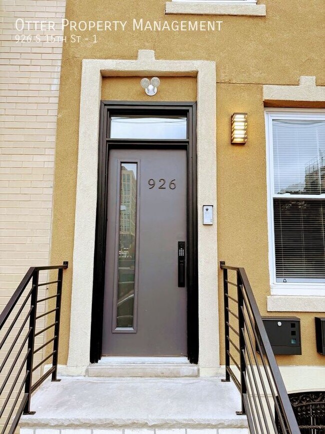 Building Photo - 926 S 15th St