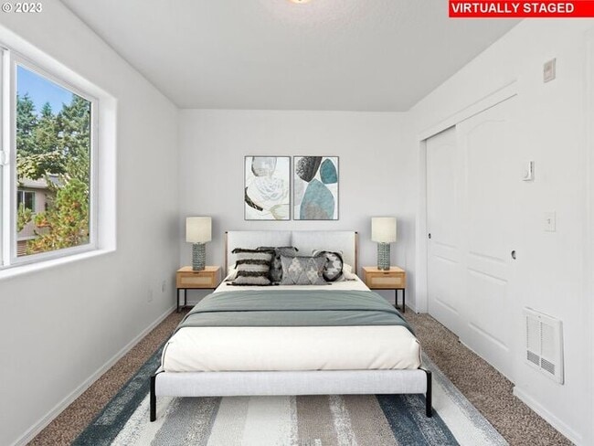 Building Photo - 2 bedroom 1.5 bath Condo! Washer and Dryer in unit!!