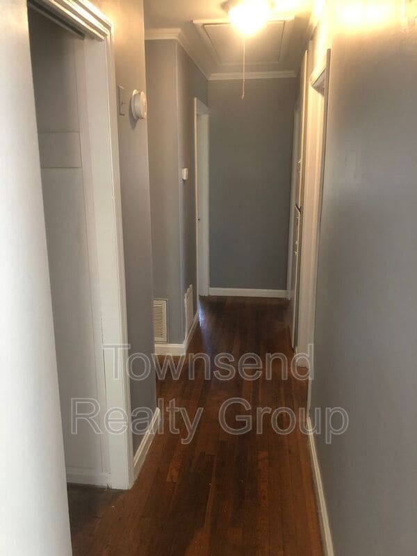 Building Photo - 2133 Jennie Linn Dr