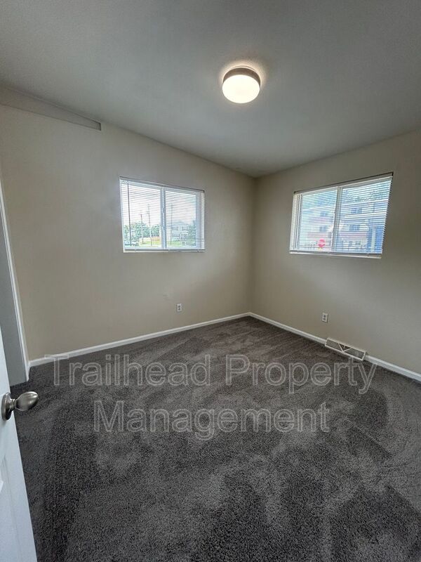 Building Photo - 4206 Lloyd St