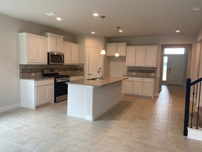 Kitchen - 1021 Gillespie Dr