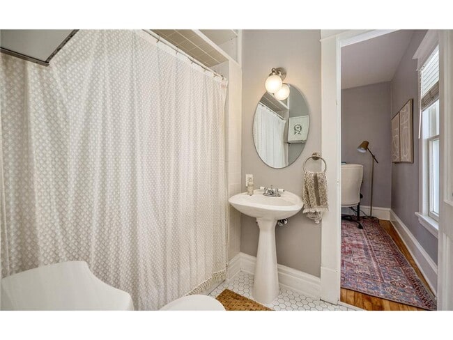 Building Photo - 4520 Bryant Ave S