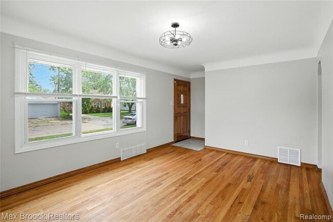 Building Photo - 25301 Ford St