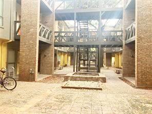 Building Photo - 806 W 24th St