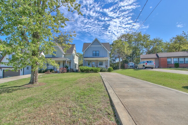 Building Photo - 1422A Huffine St