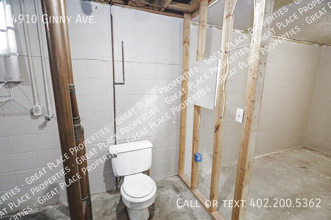 Building Photo - 4910 Ginny Ave