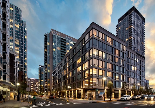 Building Photo - 75 Park Ln S