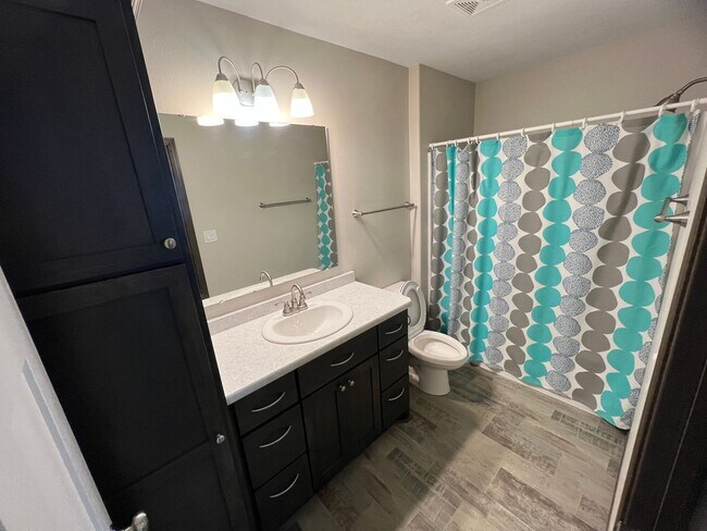 Building Photo - 3220 31st St S