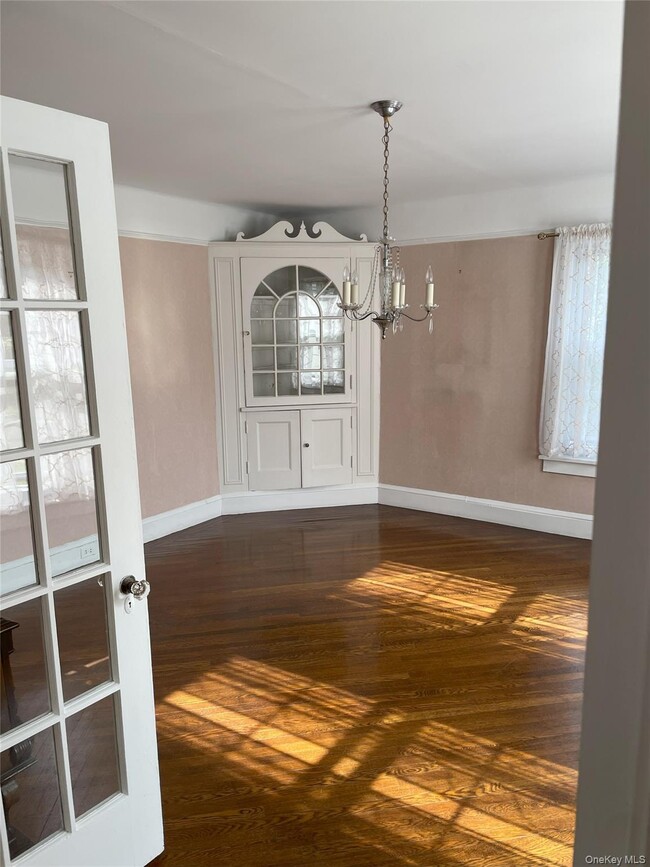 Building Photo - 56 Nassau Blvd