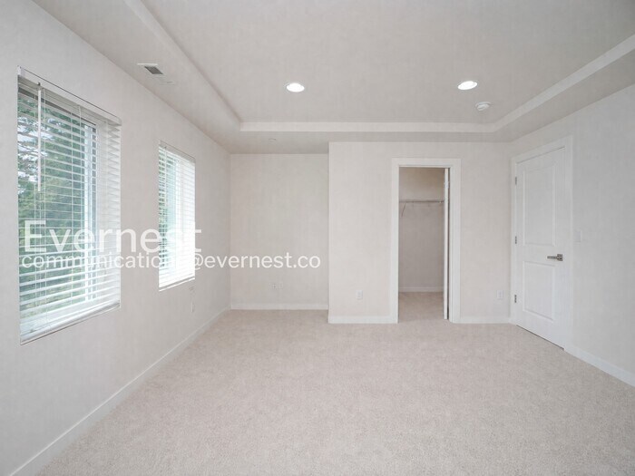 Building Photo - 14012 44th Dr SE