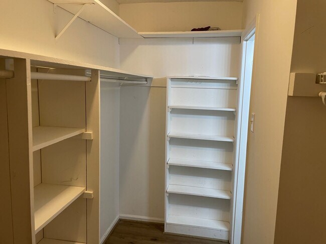 Building Photo - For Rent