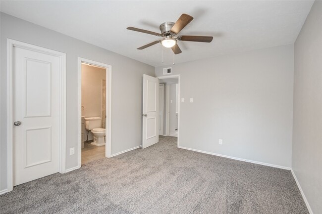 Building Photo - 20403 White Poplar Dr