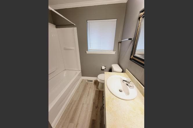 Building Photo - 1202 Collins Cir