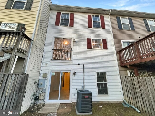 Building Photo - 4719 Rollingdale Way