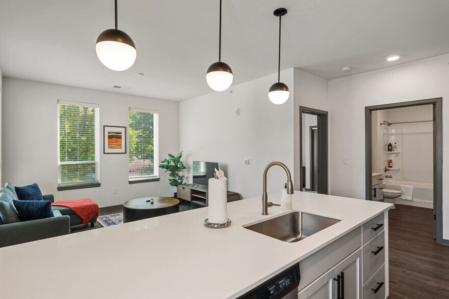 Building Photo - 6160 N Rural St