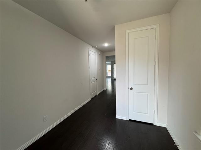 Building Photo - 633 Somerset Dr