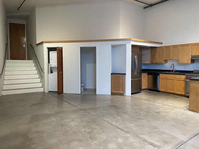 Building Photo - Mariposa Street 1020