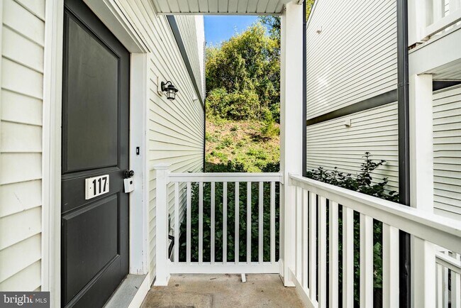 Building Photo - 117 Colwell Ln