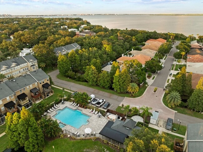 Building Photo - 3008 Bayshore Pointe Dr