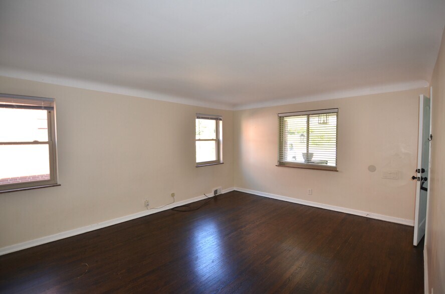 Building Photo - 6235 Cortelyou Ave