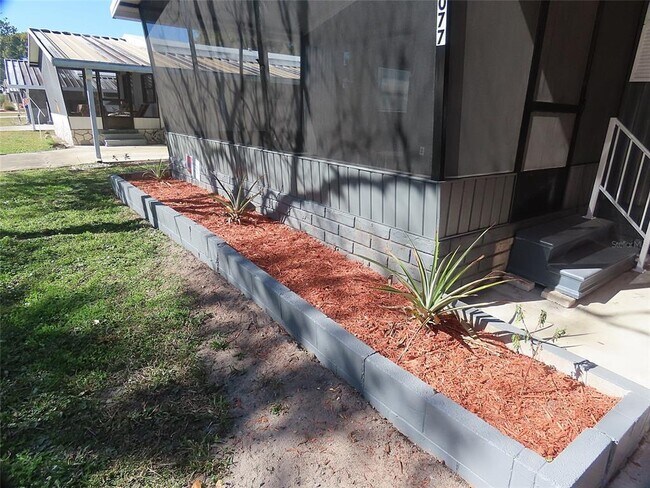 Building Photo - 1077 Quail Dr