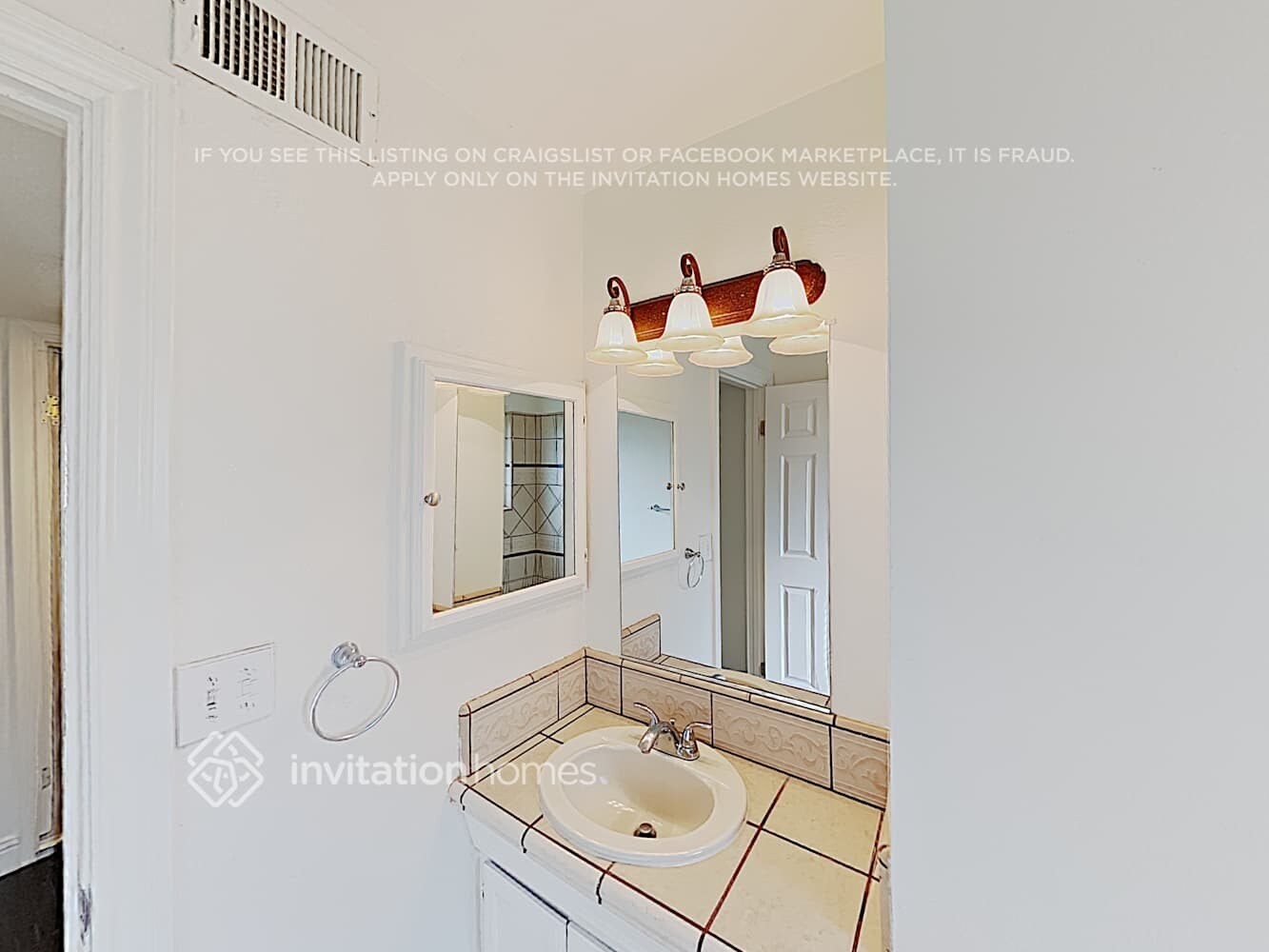 Building Photo - 5621 San Juan Ave