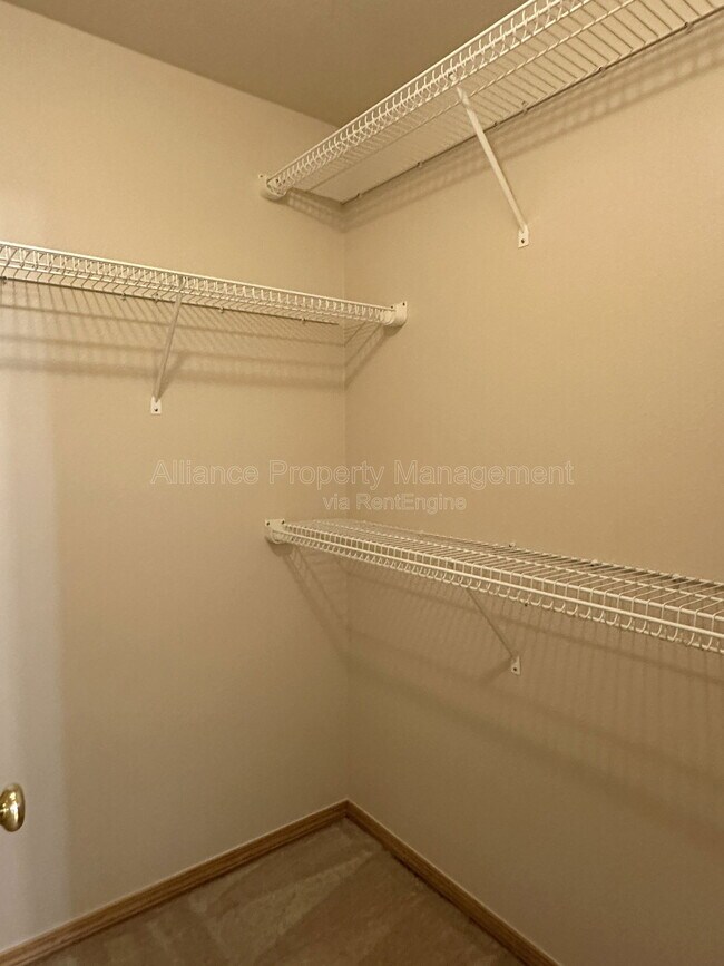 Building Photo - 8131 Oliver Rd