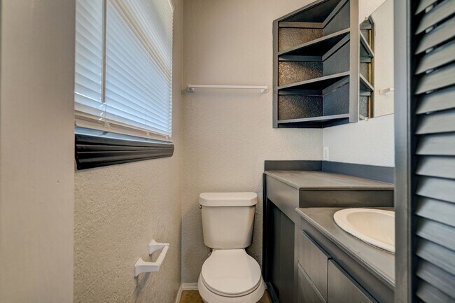 Building Photo - 3 Bed 1.5 Bath Norman