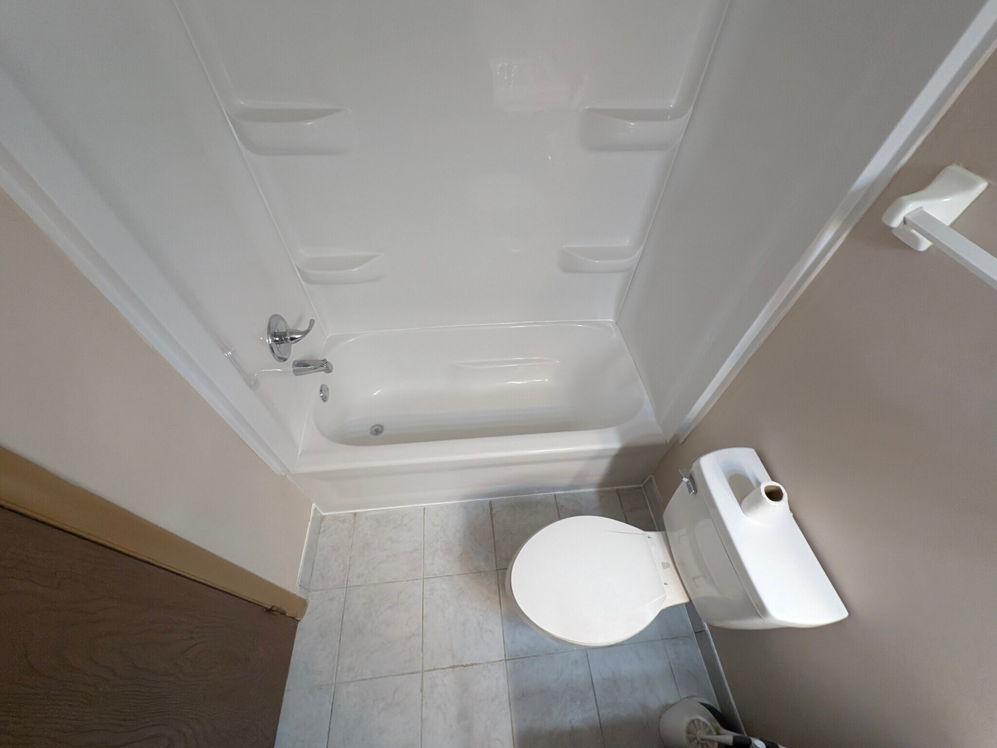 Building Photo - 2163 Hedgerow Rd