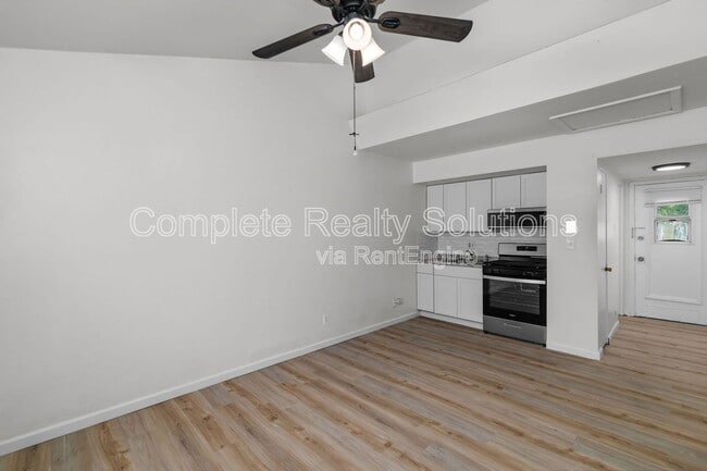 Building Photo - 2323 Woodson Rd